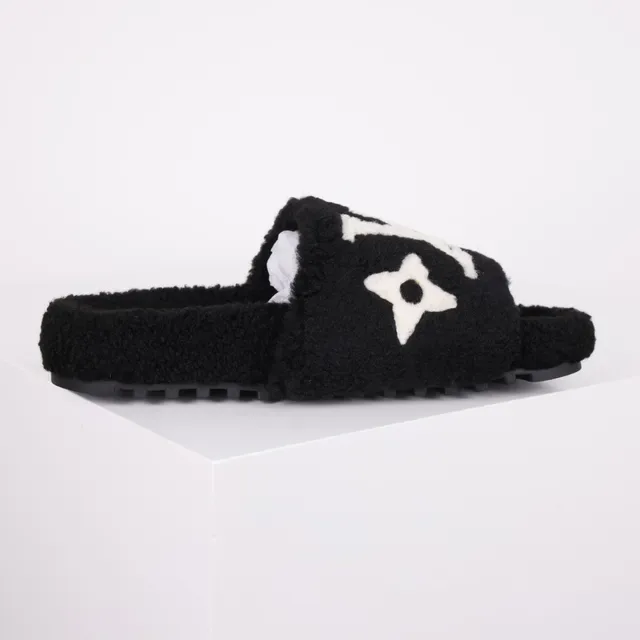 Louis Vuitton Shearling Monogram 星 拖鞋 7