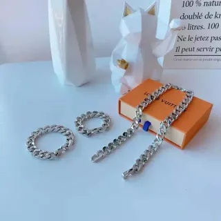 سوارة Louis Vuitton سليفر كيرب سلسلة ربط ثقيل