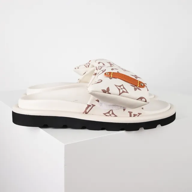 Louis Vuitton Tongues Beige Marron Tissu Imprimé Monogramme Bride Rembourrée Pantoufles 3