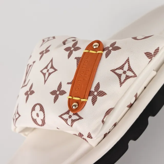 Louis Vuitton Tongues Beige Marron Tissu Imprimé Monogramme Bride Rembourrée Pantoufles 6