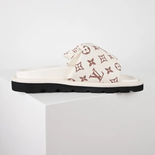 Louis Vuitton Tongues Beige Marron Tissu Imprimé Monogramme Bride Rembourrée Pantoufles 7