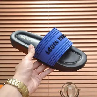 Louis Vuitton Slides Azuis e Pretos de Borracha Moldada