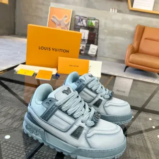 Louis Vuitton Trail লাইট ব্লু চাঙ্কি স্নিকার