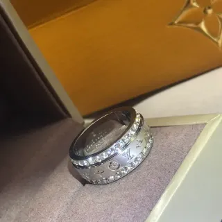 Louis Vuitton Twist Crystal-Pavé Monogram अंगूठी
