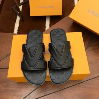Louis Vuitton V-Strap Slide 黑色印花橡胶鞋底覆盖拖鞋