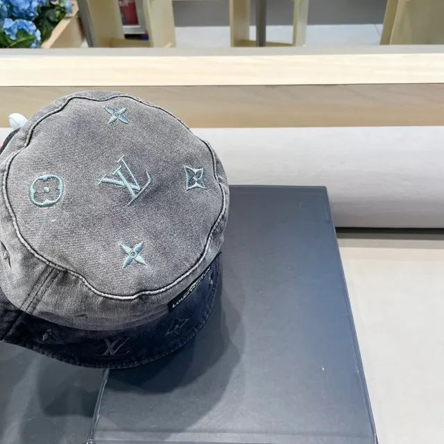 Louis Vuitton دينيم مغسول قبعة دلو 7