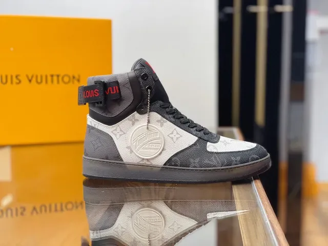 Louis Vuitton White Black High-Top Monogram Canvas Lifestyle Sneakers 8