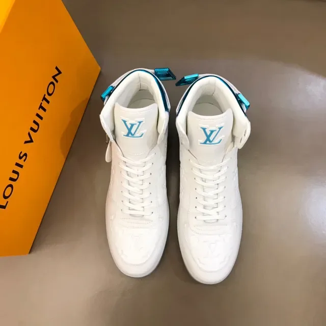 Louis Vuitton Blanc et Bleu Montantes Hautes Monogramme Embossé Sneakers Lifestyle 9