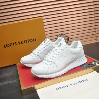 Louis Vuitton tênis lifestyle brancos com monograma embossado de couro clean low-top