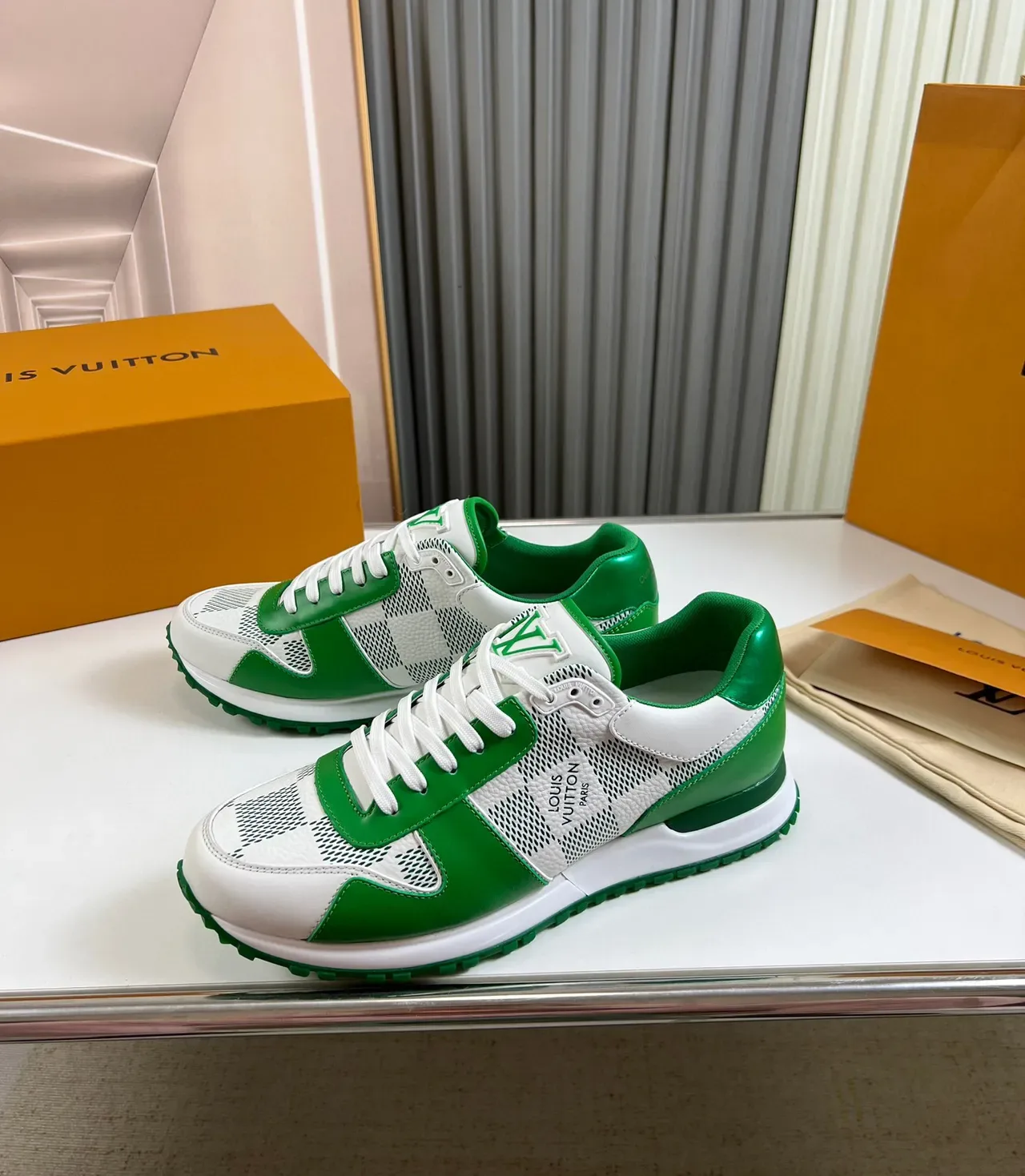 Louis Vuitton Blancas y Verdes Monogram Mesh Cubiertas de Cuero Zapatillas Lifestyle 7