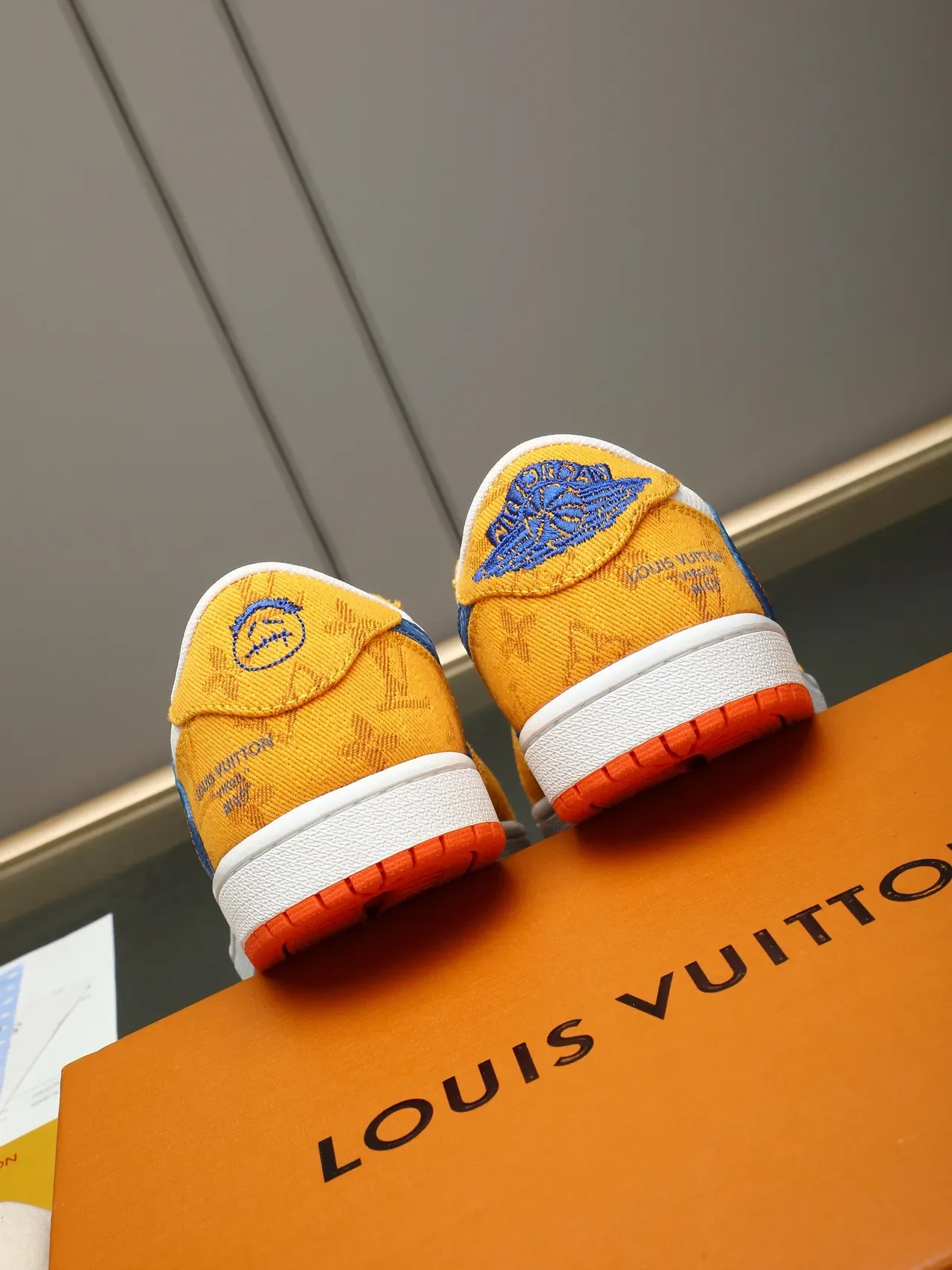 Louis Vuitton x Nike Air Jordan 1 Low Sunset tênis lifestyle 3