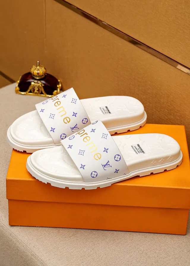 Louis Vuitton x Supreme Monogram Slide Slippers 3