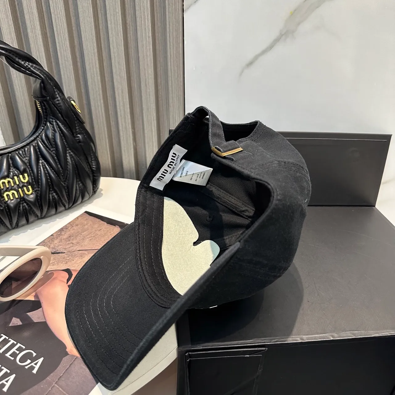 Miu Miu شعار مطرز قبعة بيسبول سوداء 7