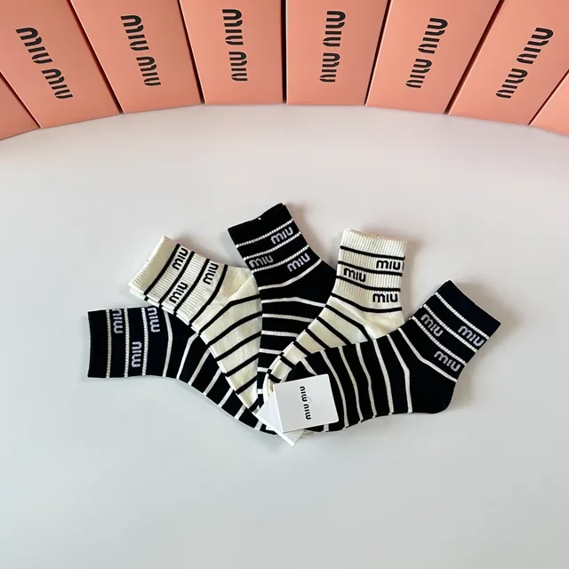 Miu Miu Rayées Logo-Cuff Chaussettes mi-mollet 5