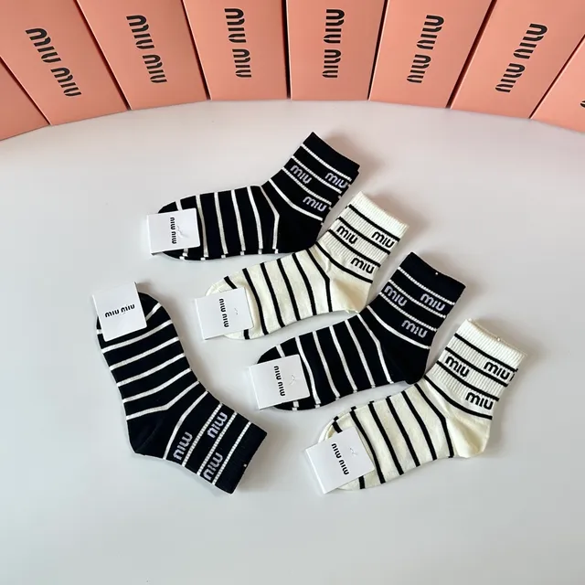 Miu Miu Rayées Logo-Cuff Chaussettes mi-mollet 7