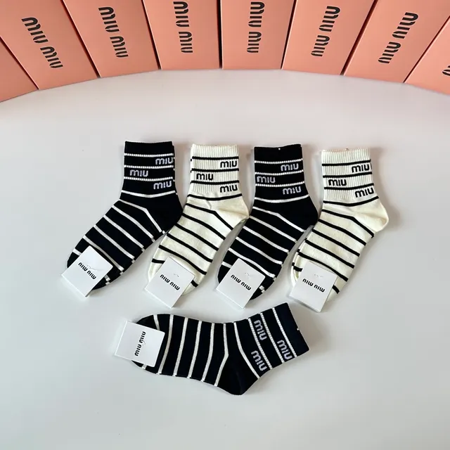 Miu Miu Rayées Logo-Cuff Chaussettes mi-mollet 8
