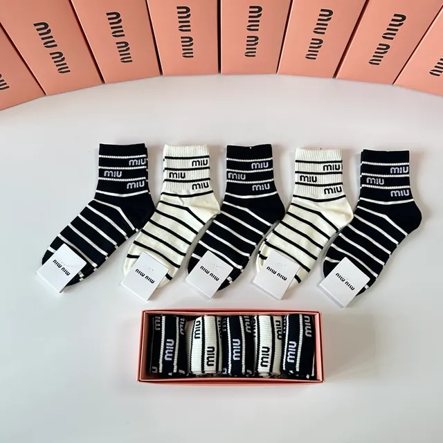 Miu Miu Rayées Logo-Cuff Chaussettes mi-mollet 9