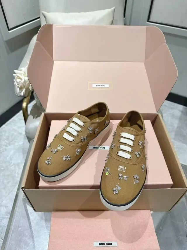 Miu Miu Wander Tan 帆布 水晶装饰 生活运动鞋 5