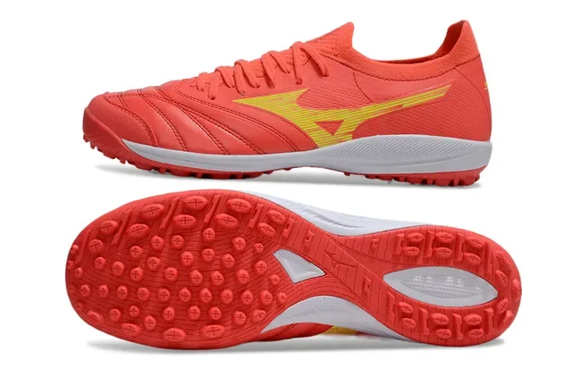 Mizuno Chaussures de football turf cuir synthétique basse rouge et jaune 6