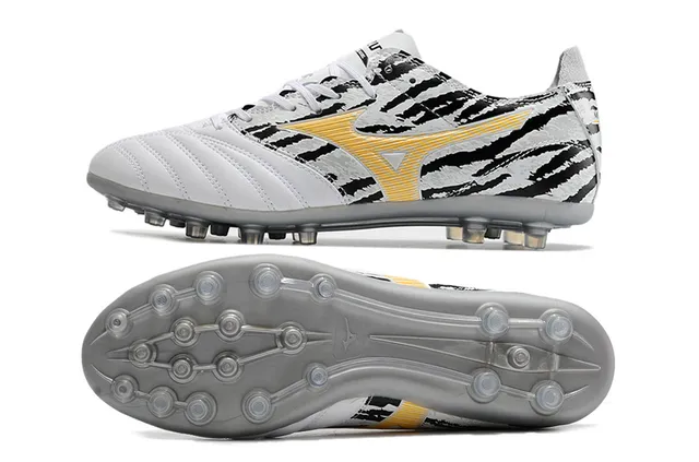 Mizuno Chaussures de soccer à crampons fermes, basses, à lacets, boîte à orteils matelassée, blanc et noir 6
