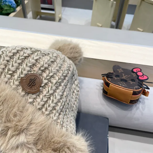 Moncler Beige Brown Gorro Tricota Gruesa con Cable Ribete de Piel Sintética 4