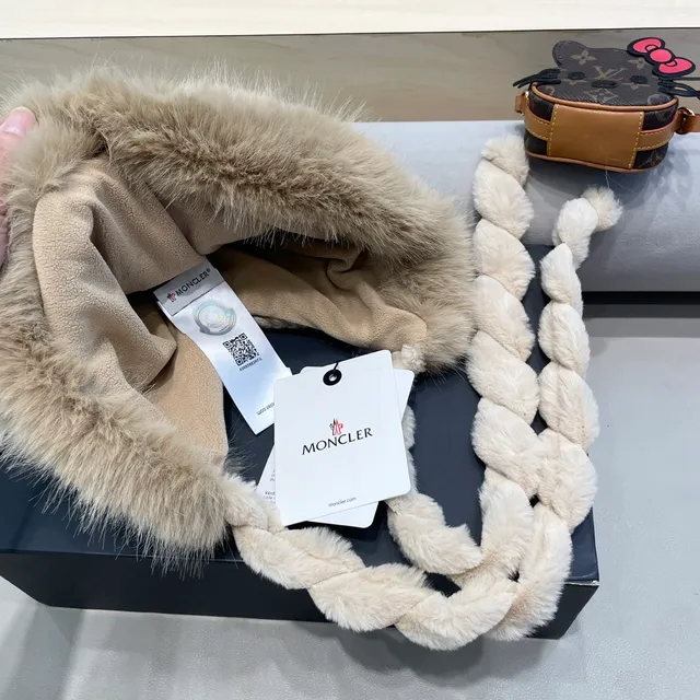 Moncler Beige Brown Gorro Tricota Gruesa con Cable Ribete de Piel Sintética 8