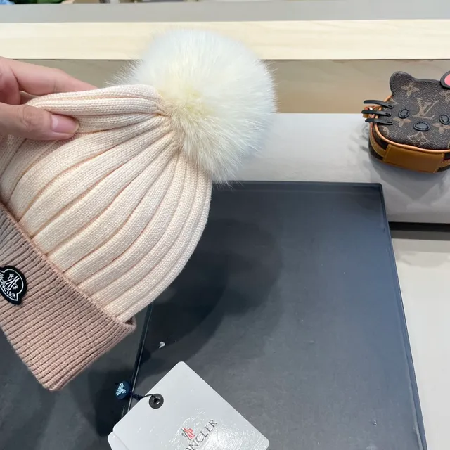 Moncler Beige White Two-Tone Ribbed Knit Faux-Fur Pom-Pom Beanie 7