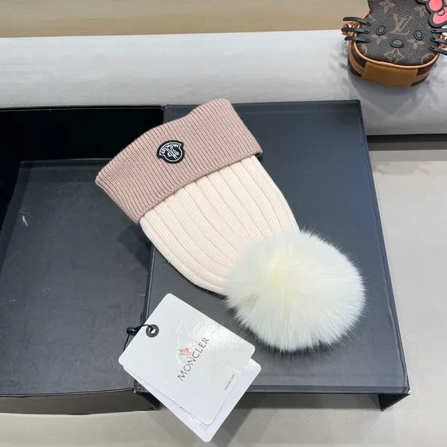 Moncler Beige White Two-Tone Ribbed Knit Faux-Fur Pom-Pom Beanie 9