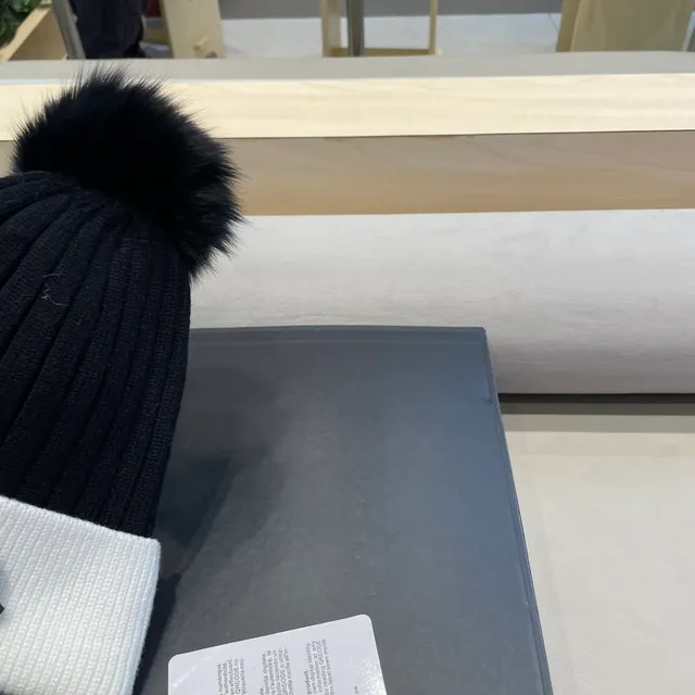 Moncler Bonnet Noir Blanc Tricoté Bicolore 7