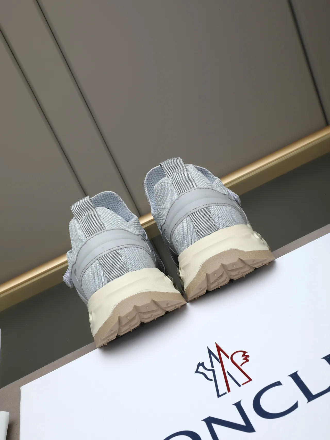 Moncler Zapatilla sin cordones de malla que se desliza fácilmente 3