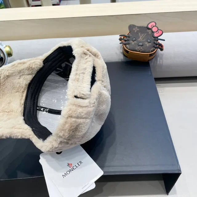 Moncler Plush Beige Baseball Cap 8