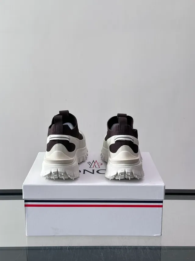 Moncler সাদা কালো স্লিপ-অন সক-ফিট নিট আপার স্কাল্প্টেড সোল চাঙ্কি স্নীকার 3