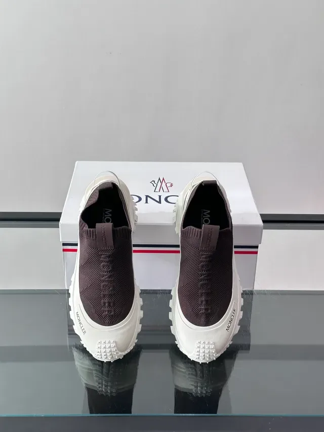Moncler সাদা কালো স্লিপ-অন সক-ফিট নিট আপার স্কাল্প্টেড সোল চাঙ্কি স্নীকার 4