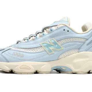 New Balance 1000 হালকা নীল এবং ক্রিম চাঙ্কি স্নিকার্স