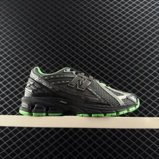 New Balance 1906R Tênis de corrida pretos e verde neon
