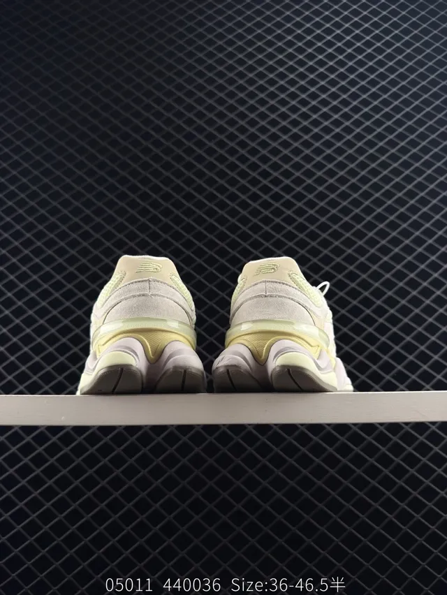 New Balance 9060 Beige y amarillo pálido sneakers gruesas 5