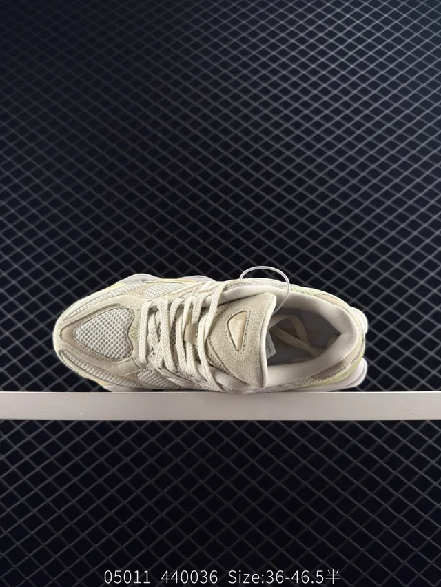 New Balance 9060 Beige y amarillo pálido sneakers gruesas 6