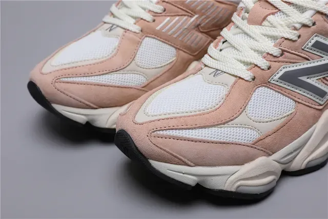 New Balance 9060 Chaussures Lifestyle Rose Poussière et Blanc Cassé 4