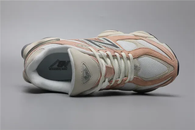 New Balance 9060 Chaussures Lifestyle Rose Poussière et Blanc Cassé 7