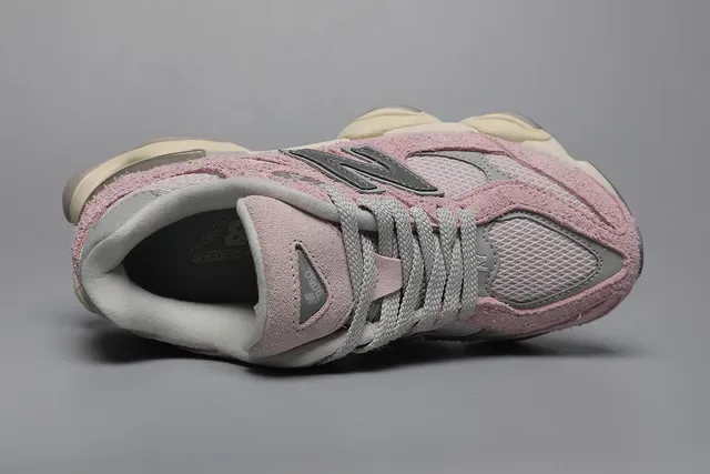 New Balance 9060 Rose Poussière Gris Sneakers Lifestyle 5