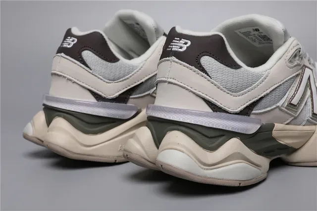 New Balance 9060 Gris Claro Marrón Zapatillas Lifestyle 2