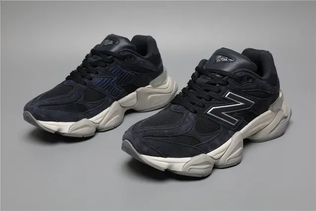 New Balance 9060 azul marinho e creme tênis lifestyle 5