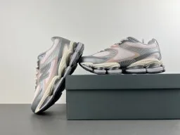 New Balance 9060 حذاء رياضي للأسلوب الحياتي وردي رمادي 13