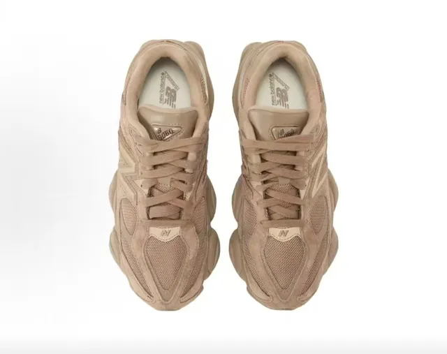 New Balance Beige Monocromático Suede Y Mesh Upper Zapatillas Chunky 4