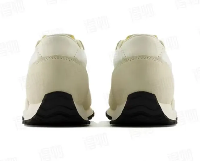 New Balance Beige Blanc Retro Runner Chaussures lifestyle bicolores 3