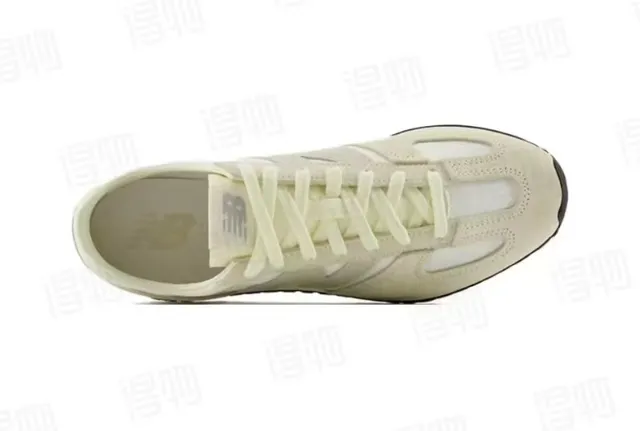 New Balance Beige Blanc Retro Runner Chaussures lifestyle bicolores 4