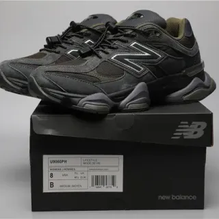New Balance কালো সেনাবাহিনী সবুজ Chunky Sculpted Midsole মেশ এবং সুয়েড উপর লাইফস্টাইল স্নিকার্স