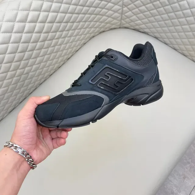 New Balance Noir Gris Chunky Midsol Sculptée Mélange Cuir Daim Et Maille Supérieure Lifestyle Sneakers 4