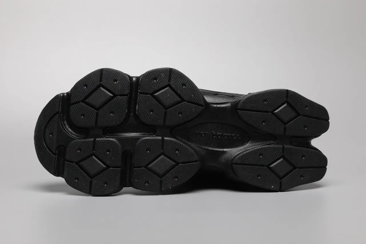 New Balance Black Monochrome Sculpted Chunky Midsole Lifestyle Sneakers 6