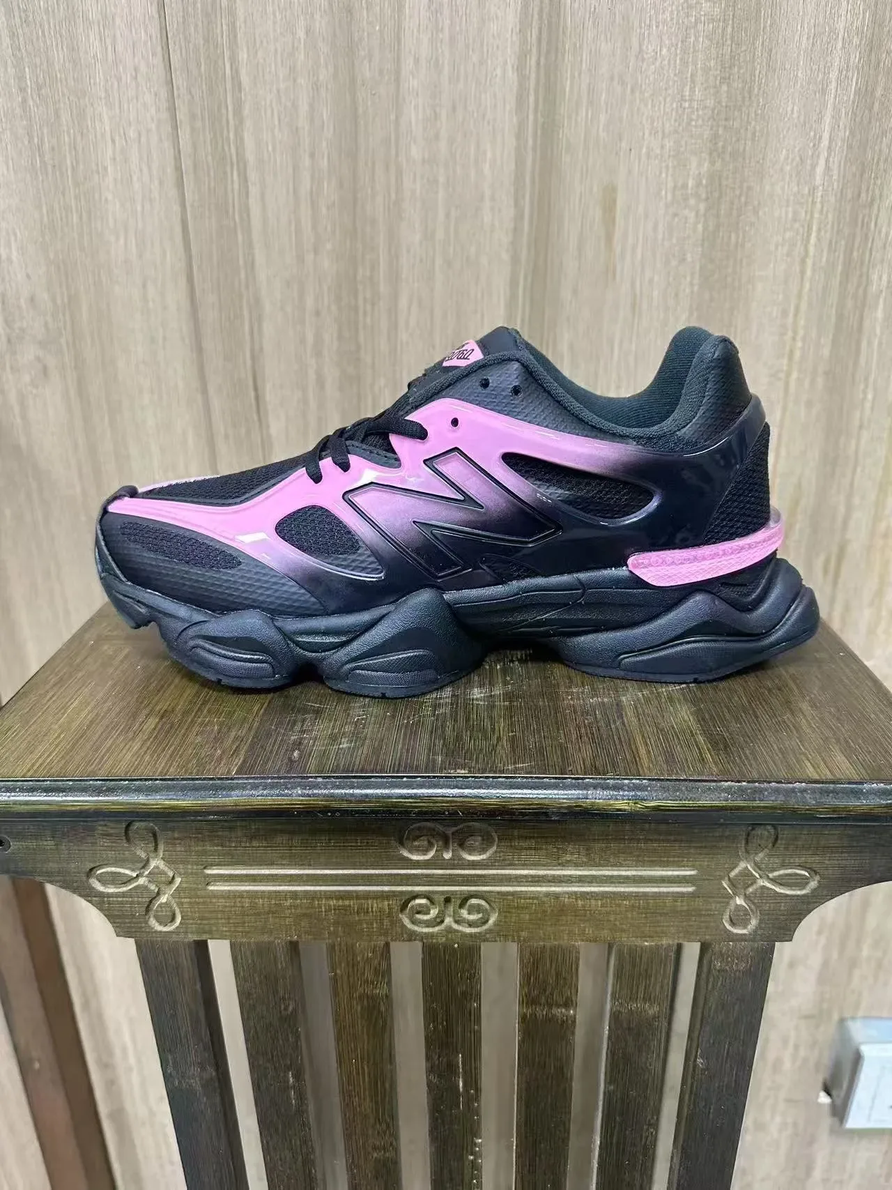 New Balance 黑粉色渐变叠加厚底运动鞋 3